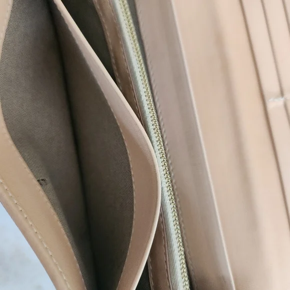 Fendi Long wallet. Gorgeous tan and cappuccino colors. - Picture 10 of 16